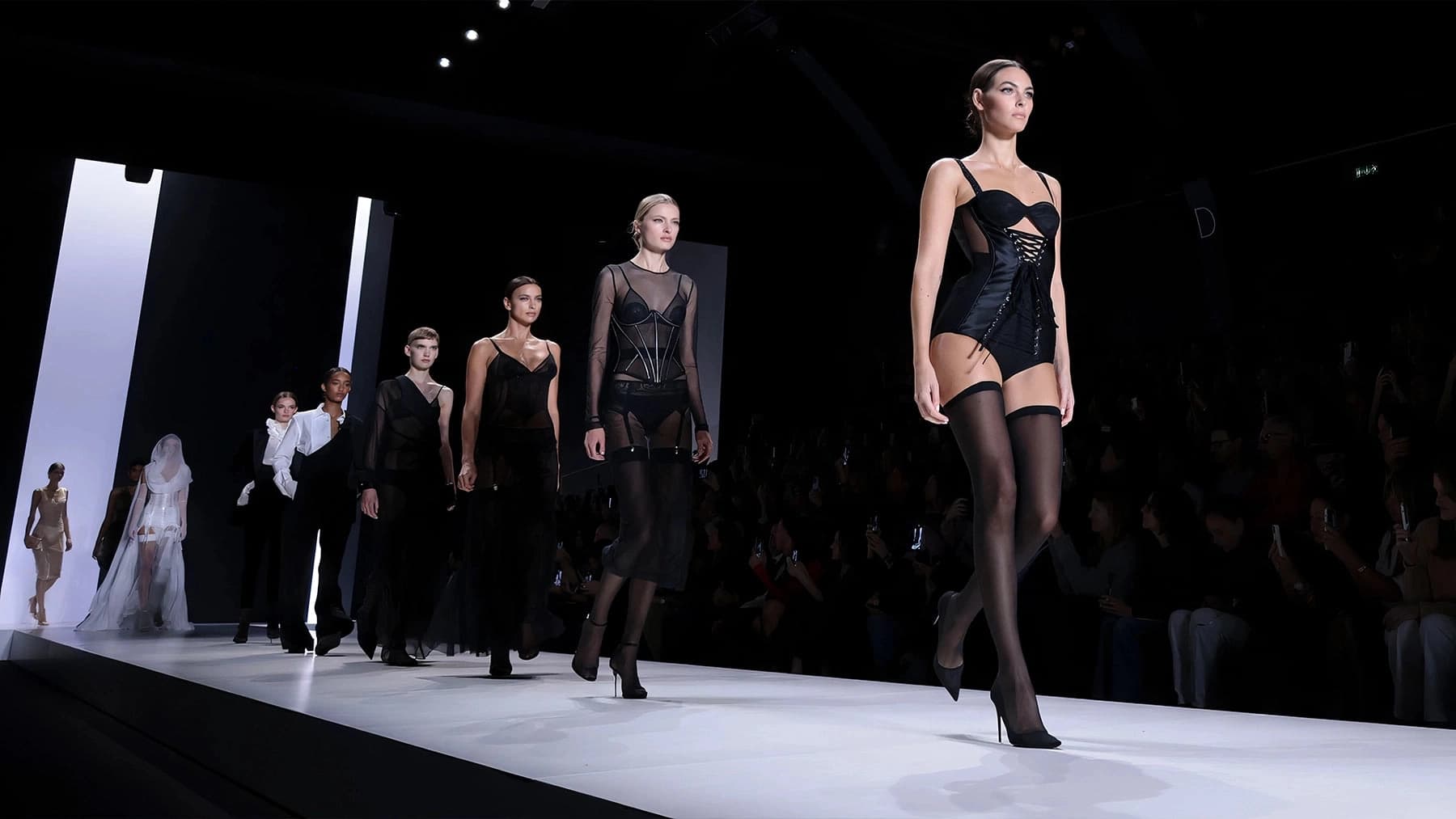 Charitybuzz: Dolce & Gabbana VIP Milan 2025 Women's Fashion Week Charitybuzz: Dolce & Gabbana VIP Milan 2025 Women's Fashion Week